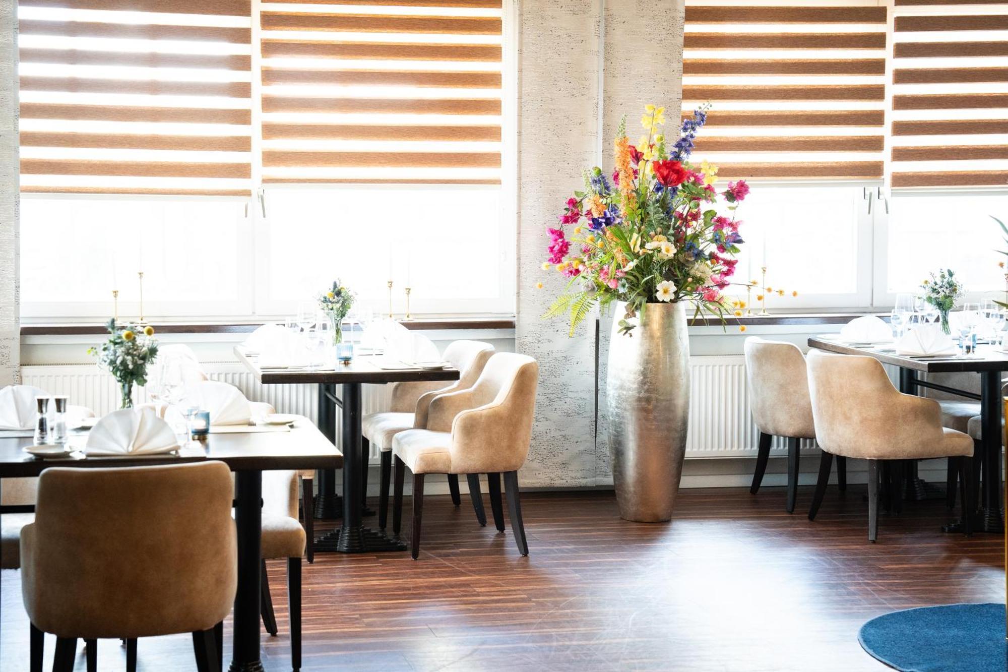 Hotel Zur Post New Style ガルレル エクステリア 写真