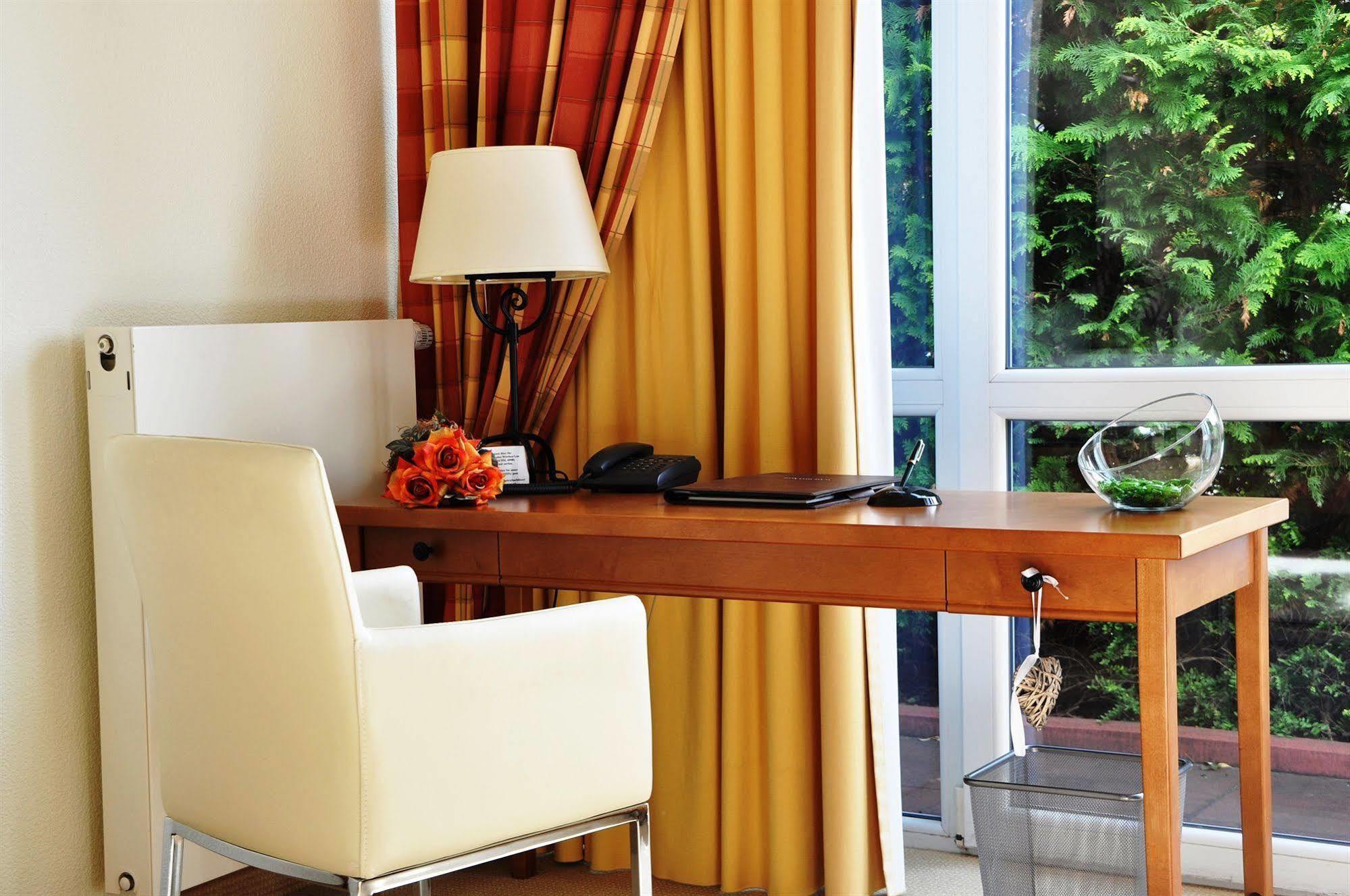 Hotel Zur Post New Style ガルレル エクステリア 写真